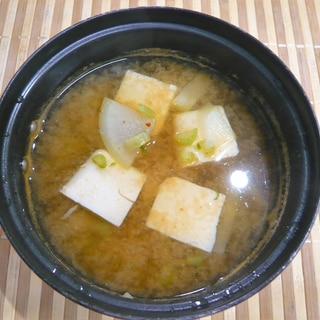 豆腐と大根のピリ辛味噌スープ